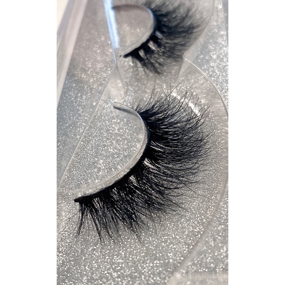 False Eyelashes Strips Wispy Full Volume - Picture 2 of 6
